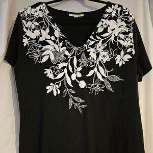 Woman’s JM Collection Black/white Beaded Floral Short Sleeve XL‎  T-Shirt